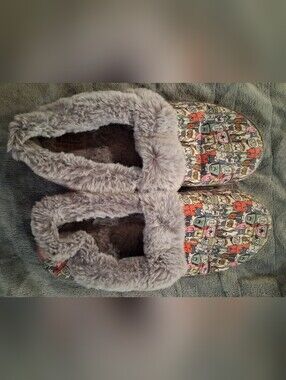Bob's Skechers Dog Print Gray And Multicolor Faux-Fur Lined Slippers